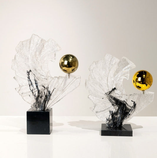 Abstract fan-shaped glass sculpture by Vendolix